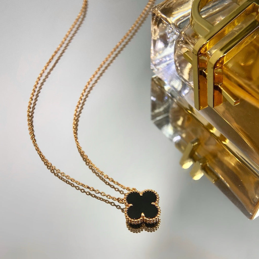CelestiaGlow – Timeless Sparkle Pendant Necklace