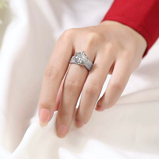 TheraLux - Magnetic Sparkling Ring for Metabolism & Style