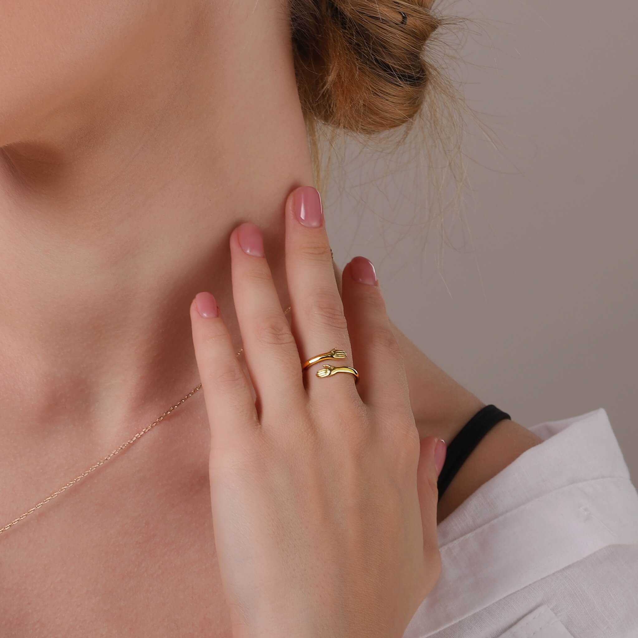 ForeverHug – Adjustable Hug Ring