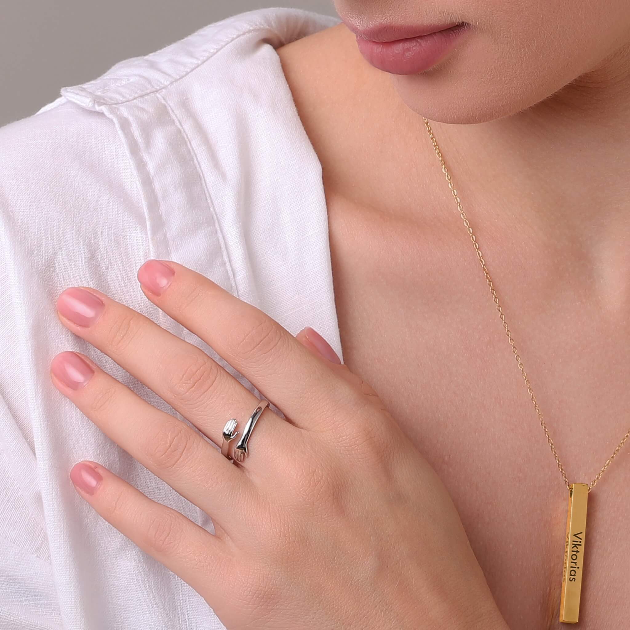 ForeverHug – Adjustable Hug Ring