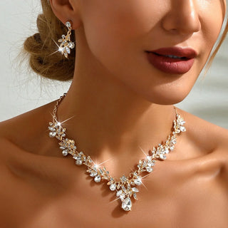 LustreDrop – Radiant Teardrop Necklace & Earrings