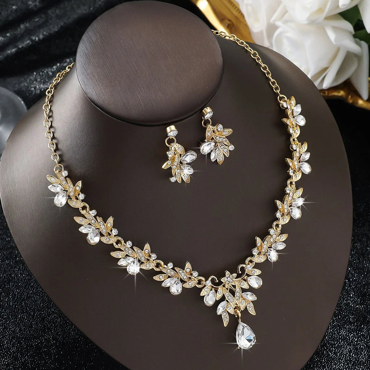 LustreDrop – Radiant Teardrop Necklace & Earrings