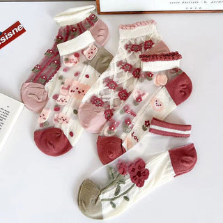 LaceFlow – Transparent Floral Ankle Socks