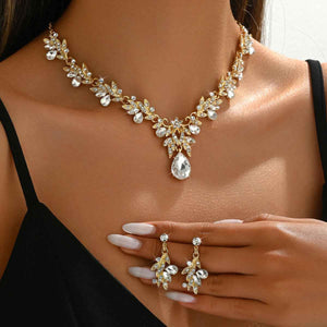 LustreDrop – Radiant Teardrop Necklace & Earrings
