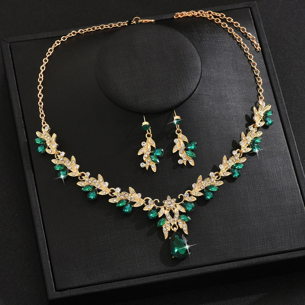 LustreDrop – Radiant Teardrop Necklace & Earrings
