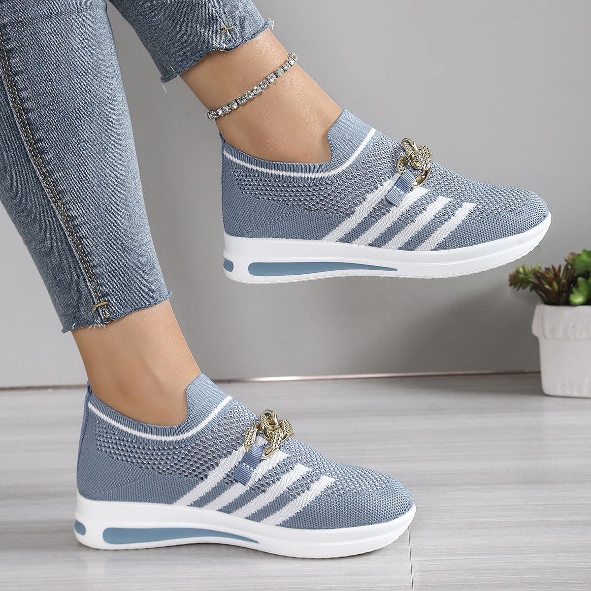 AirFlex – Lightweight Non-Slip Slip-On Shoes