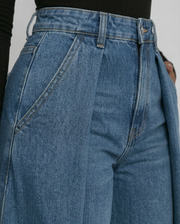 UrbanLuxe - Sophisticated Wide-Leg Pants