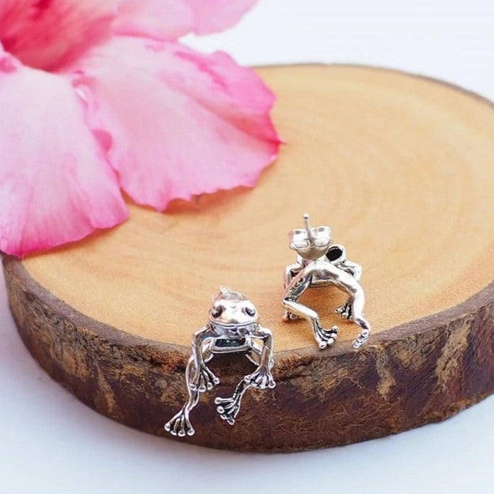 LilypadCharm – Cute Frog Earrings