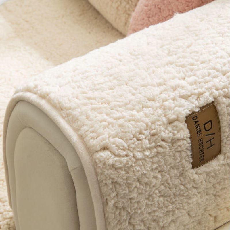 CozyFleece – Lamb Cashmere Plush Non-Slip Sofa Cover