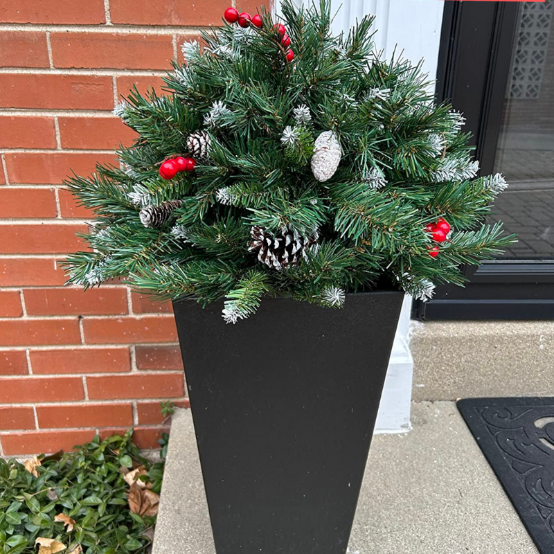 EverGleam – PreLit Weatherproof Christmas Tree Urn Filler