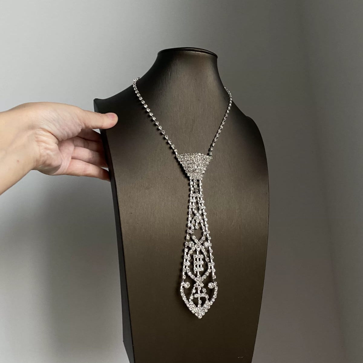 TwinkleTie – Glimmerrs Short Necklace
