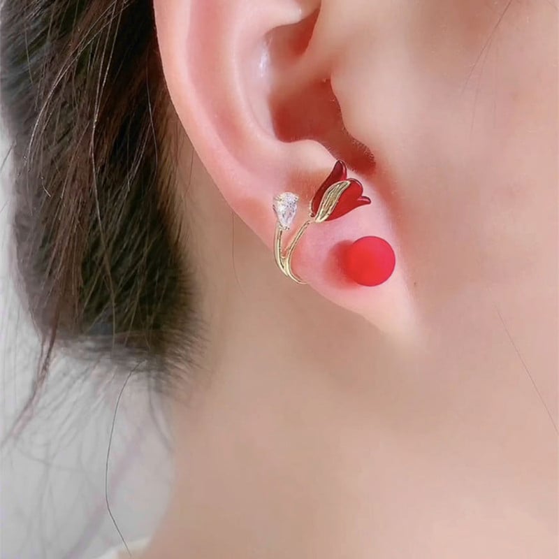 🌷$9.99🌷 - Stylish red tulip flower earrings
