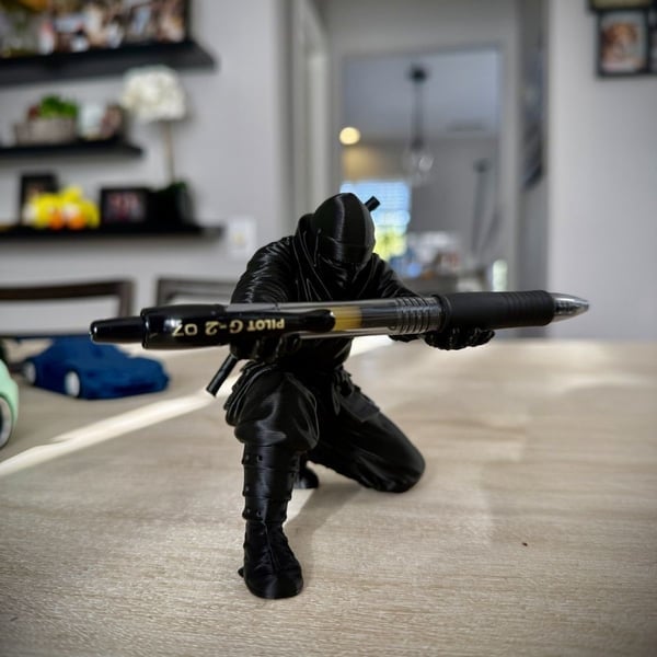ShadowBlade – 3D  Samurai Pen Holder Desk Organizer