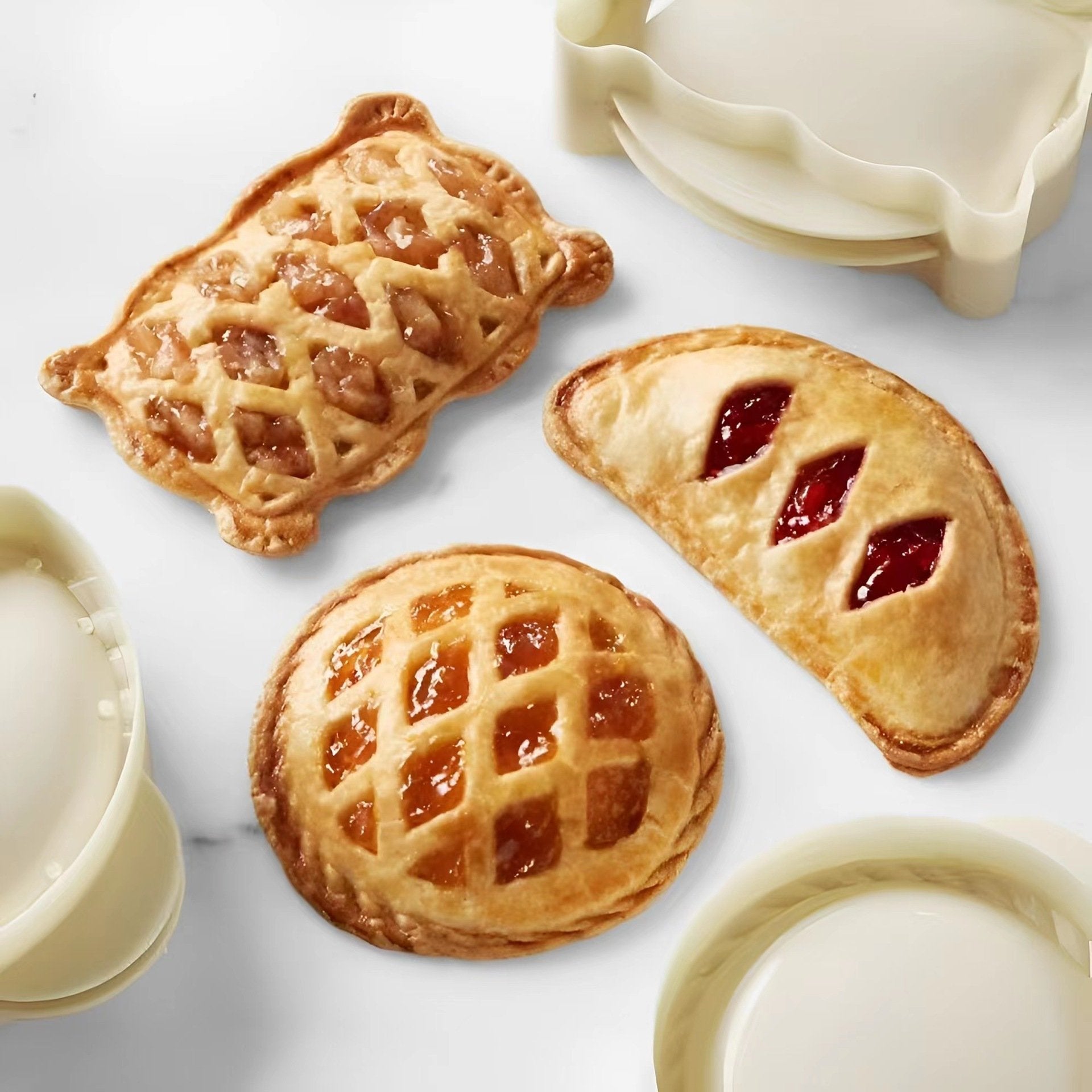 PieCharm Set - Create Delightful Autumn Pies in 3 Festive Shapes
