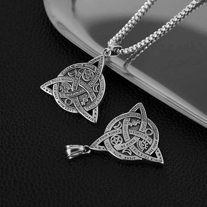 EternalTrinity – Celtic Triquetra Necklace