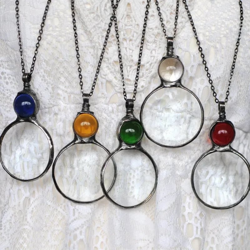LumiLens – Stylish Magnifier Necklace