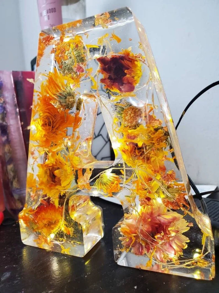 FloralGlow - Captivating Floral Resin Night Light