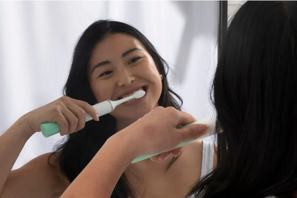 SmileGlow - Fluoride-Free Whitening Power with Coconut & Xylitol