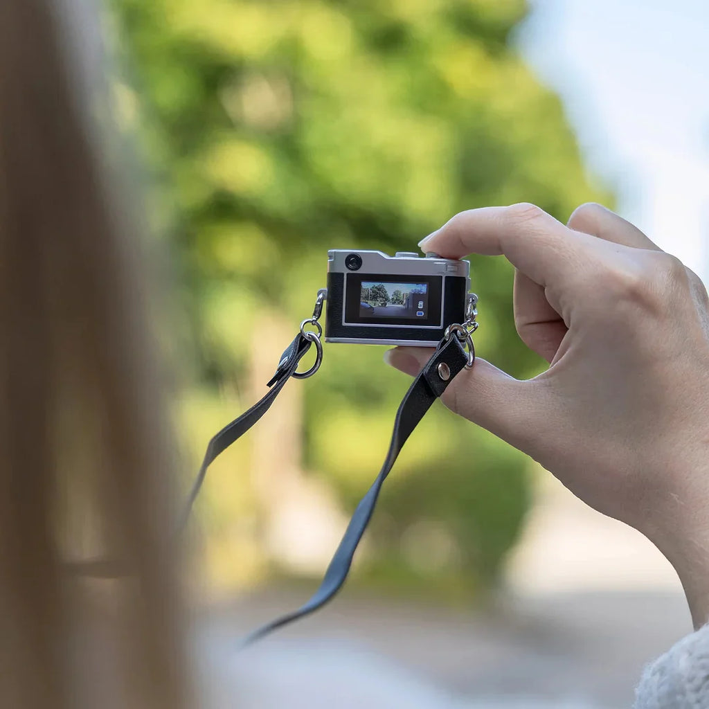Mini camera, student campus retro camera, portable small thumb camera for travel photography
