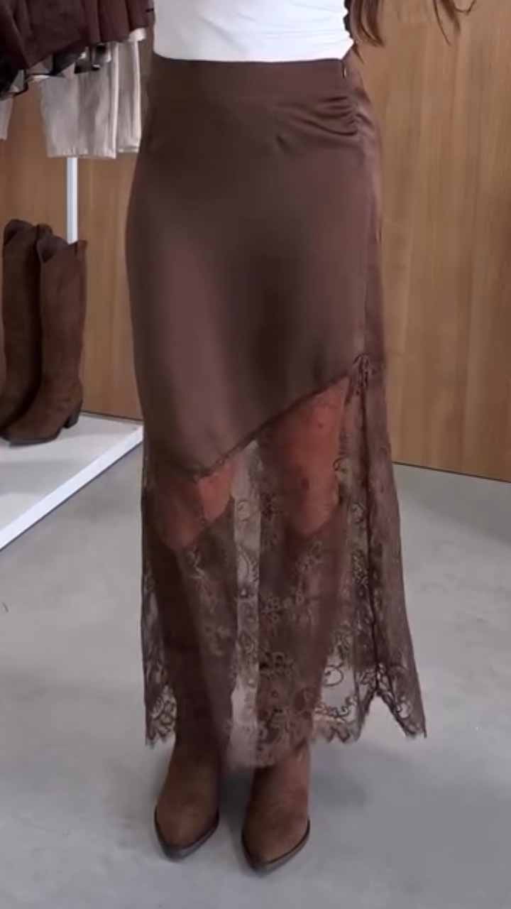 AmberTwist – Hollow Detail Fall Skirt