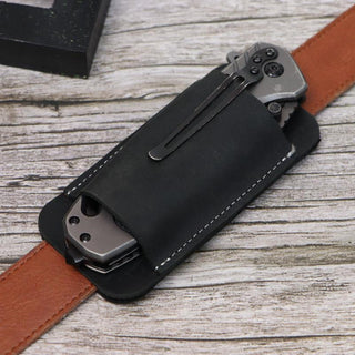 Retro belt carrying leather knife scabbard horizontally