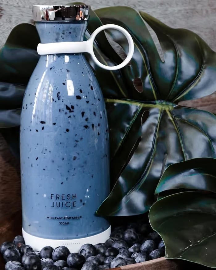 FreshNova – Rechargeable Mini Juicer