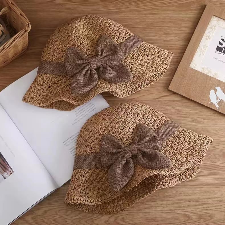 SunFlair – Elegant Ruffled Straw Hat