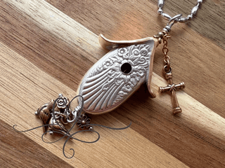 MagnoliaNest – 1951 Vintage Birdhouse Necklace