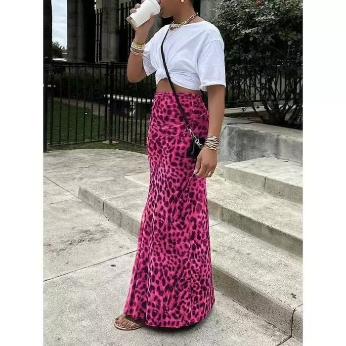 WildCurve – High-Waist Leopard Bodycon Skirt
