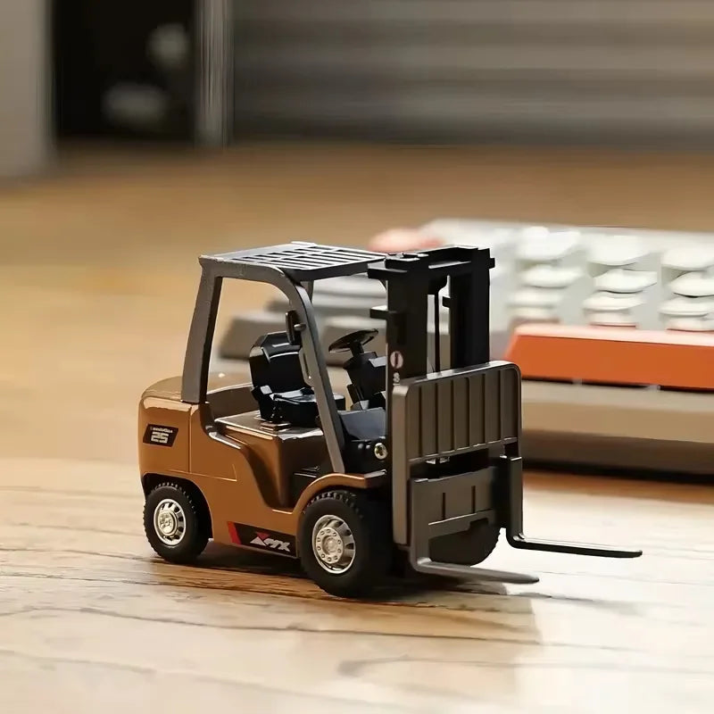GearSprint – Mini Alloy RC Engineering Car