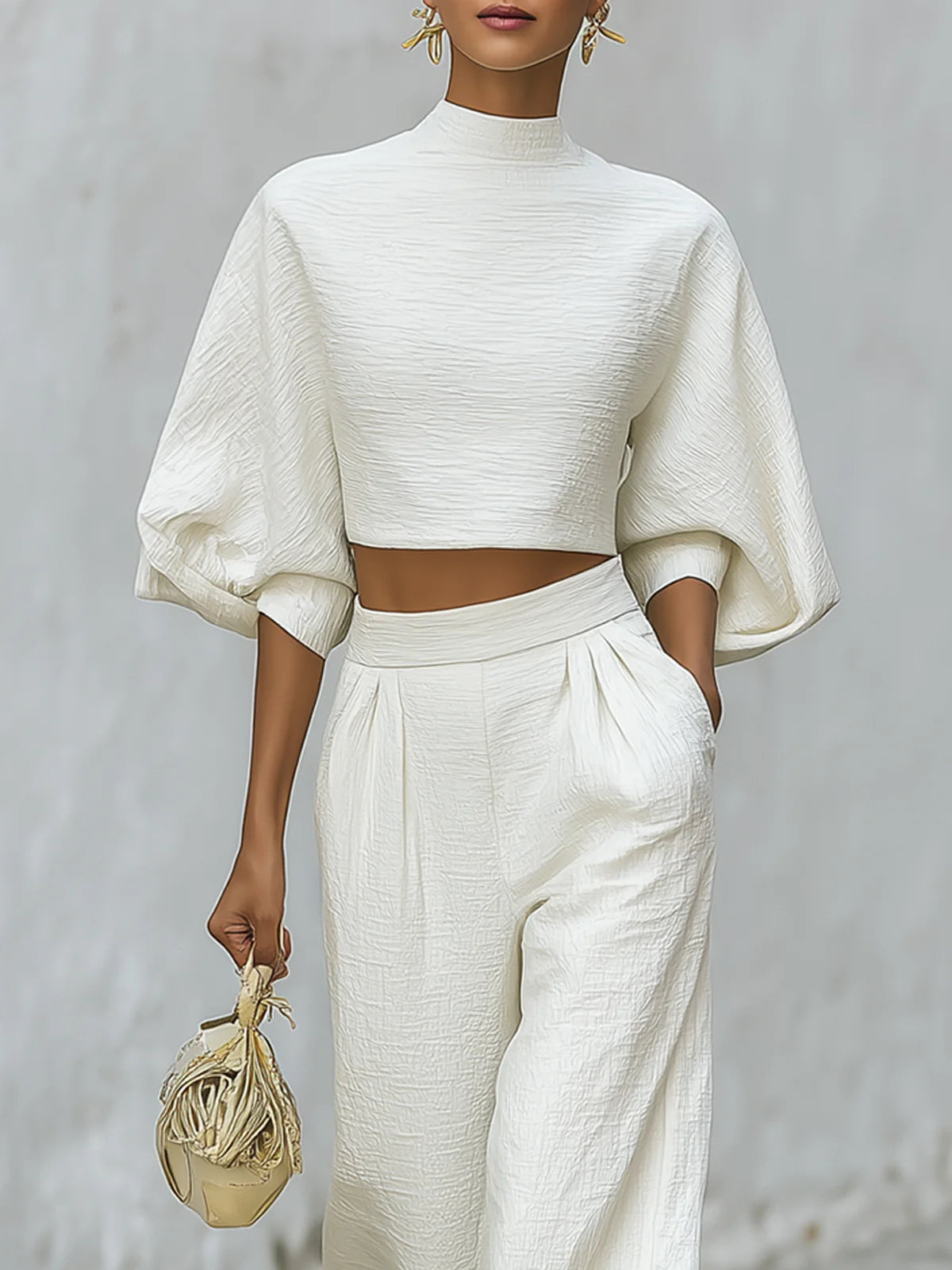 EleganceFlow – Creamy White Lantern Ensemble