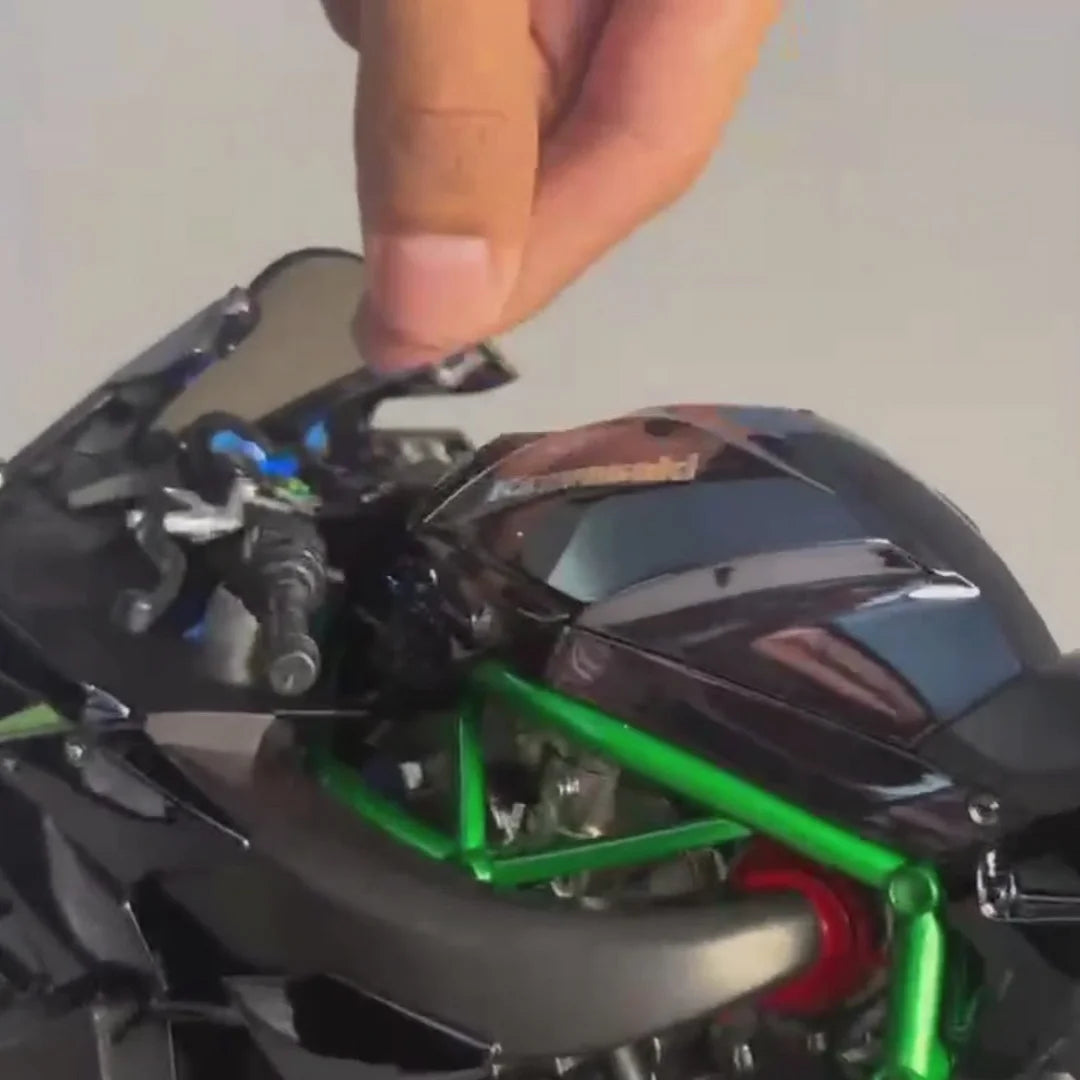 【Genuine】1:6 H2R motorcycle model with engine startup, throttle control, and exhaust spray simulation, ideal gift for men