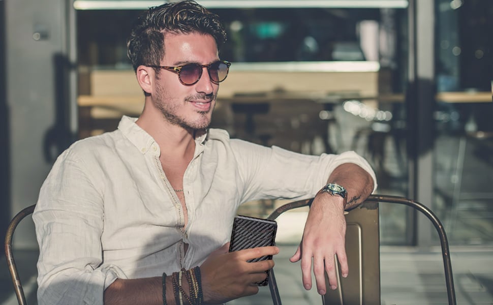 CoreVault – Aluminum Pop-Up Card Wallet