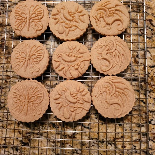 $9.99 Cookie Embossing Cutter (Christmas Top Pick)