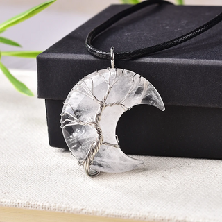 AuraLuxe – Dainty Crescent Pendant Necklace