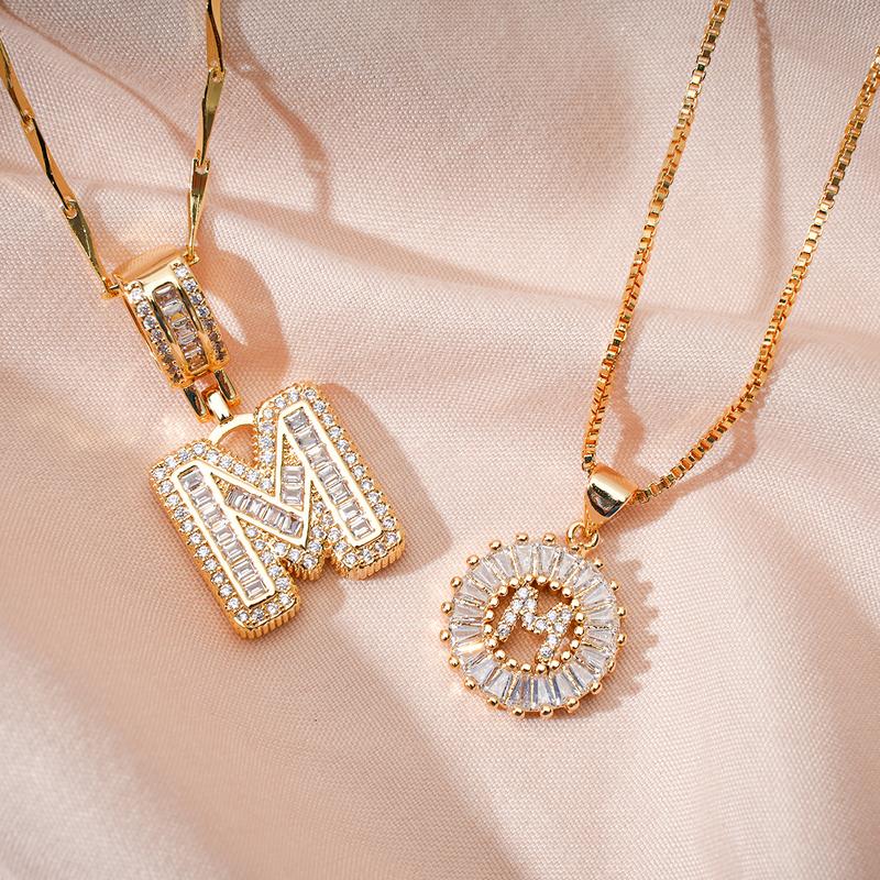SignatureShine - Elegant Crystal Necklace Gift Set