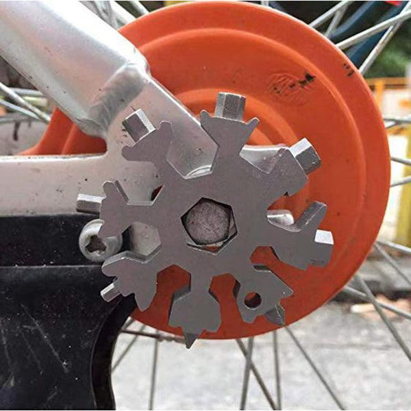 ArcticTool | 18 in 1 Multi Functional Key Chain