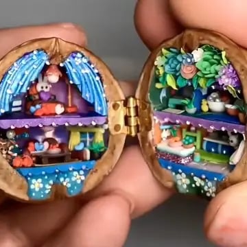 VerseNest - Miniature Walnut Shell Library