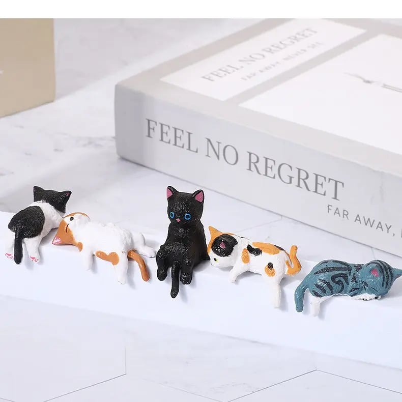 FelineFriends – Mini Cat Desk Figurines Set