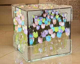 Blossom Box - Infinite Tulip Mirror Lamp