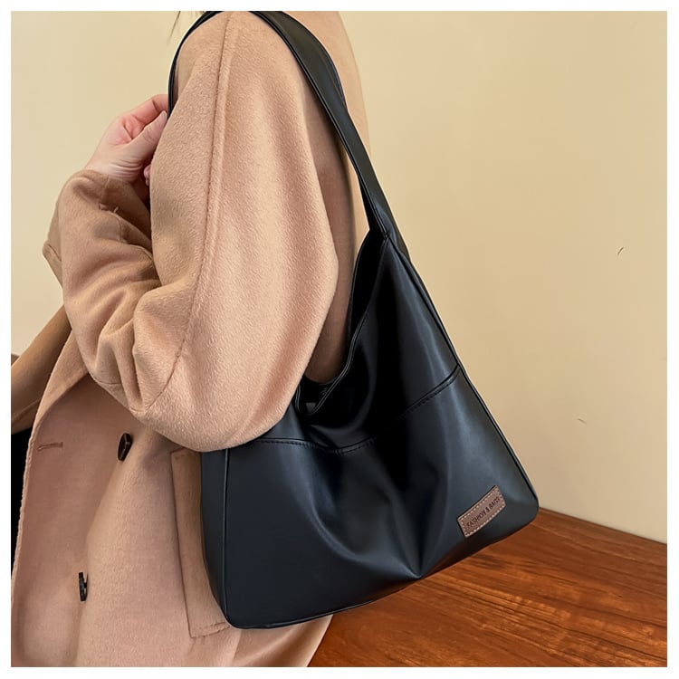 NovaTote – Minimal Leather Bag
