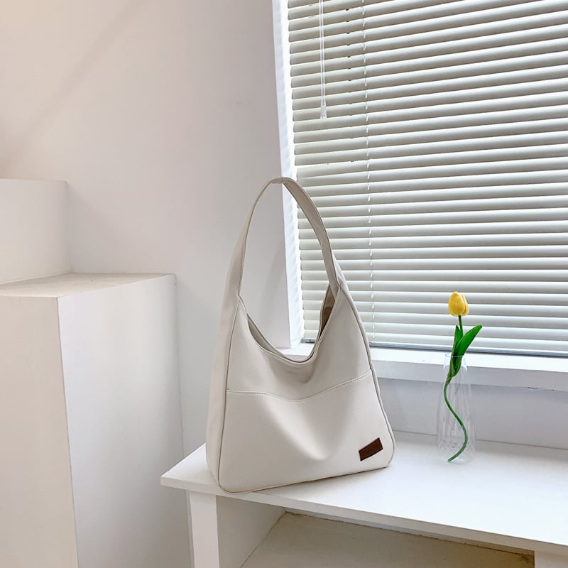 NovaTote – Minimal Leather Bag