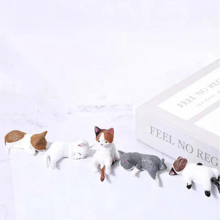 FelineFriends – Mini Cat Desk Figurines Set