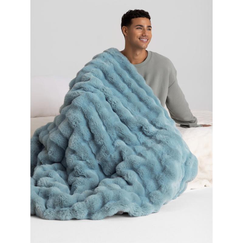 LavenderEmber – Lavender-Scented Heated Faux-Fur Blanket