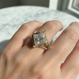 CrownLustre – 🔥 Princess-Cut Moissanite Ring Set 🔥