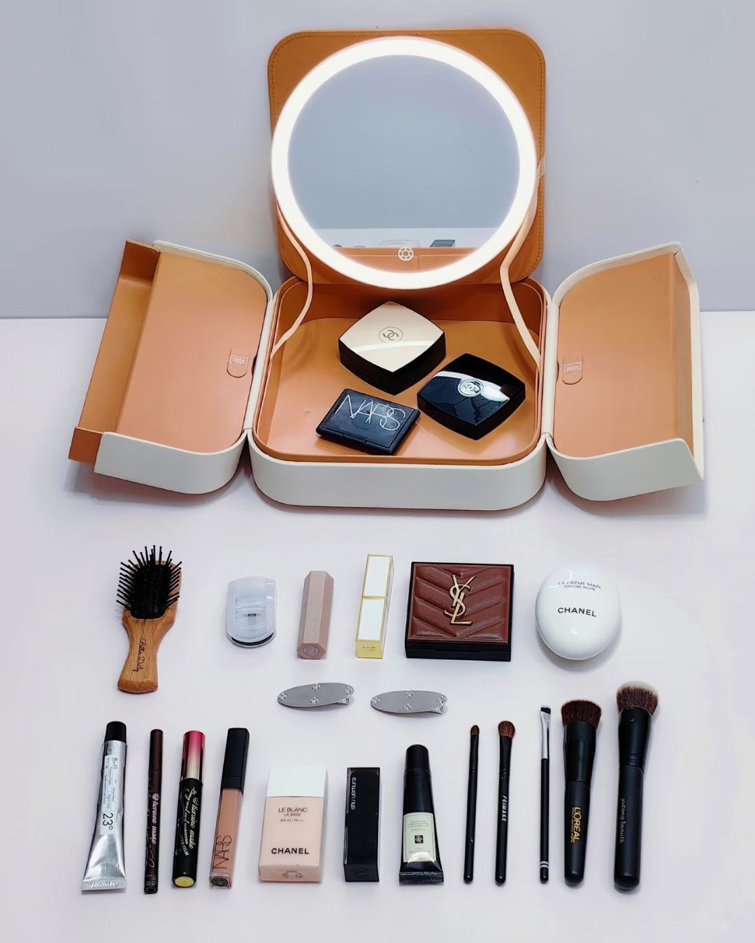 GlowCase – Travel Makeup Bag with Built-In LED Mirror