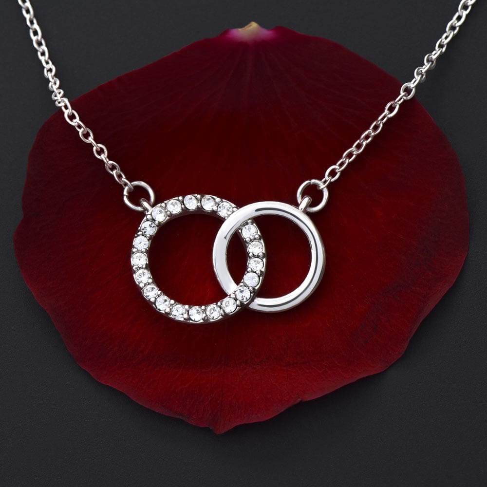 EverCircle – Interlocking Circles Necklace for Daughter with Message Card