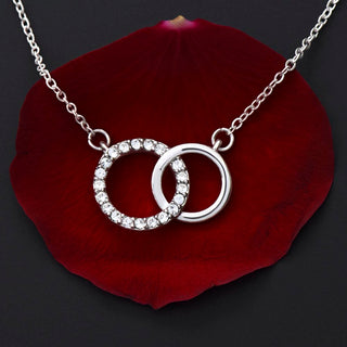 EverCircle – Interlocking Circles Necklace for Daughter with Message Card