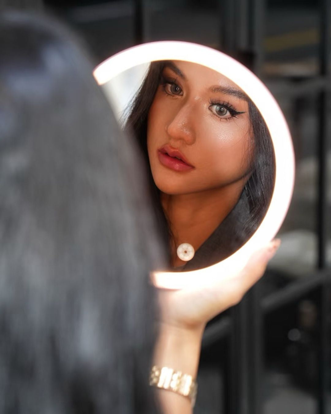GlowCase – Travel Makeup Bag with Built-In LED Mirror