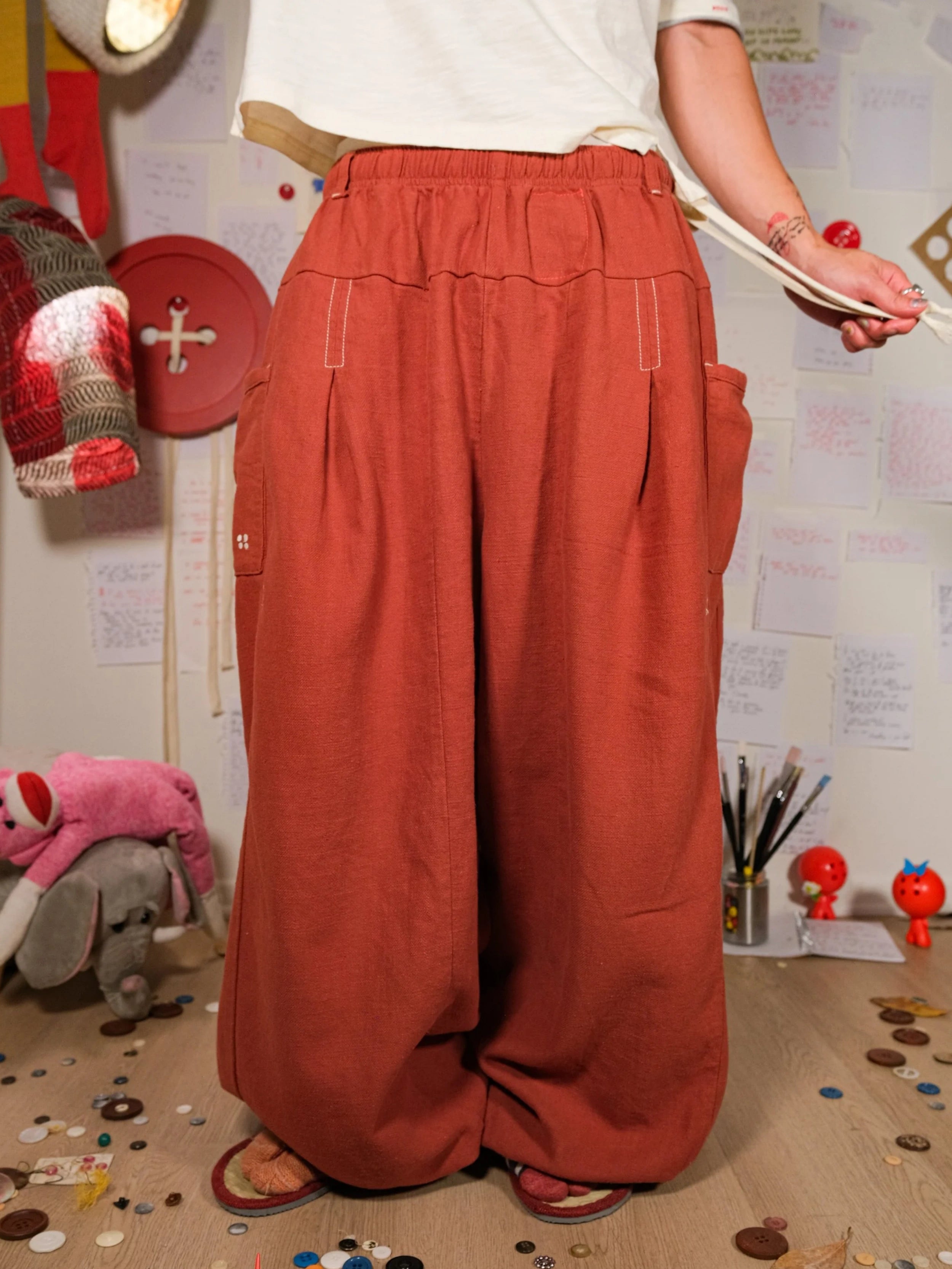 FlaxFlow – Pleated Wide-Leg Linen Pants